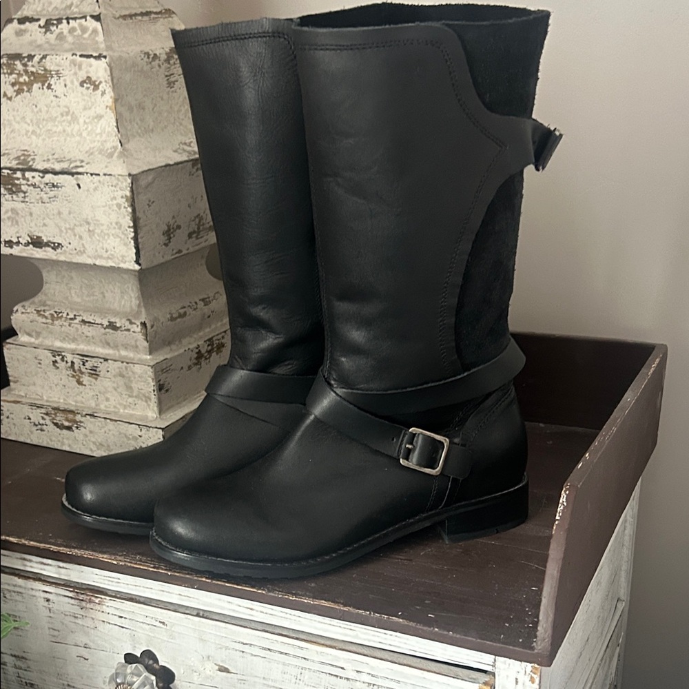 Black Leather Mid-Calf Riding Boots